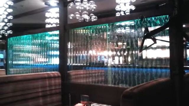 Пузырьковая панель перегородка в ресторане смотреть онлайн