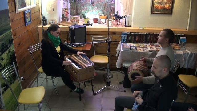 Киртан в кафе "Белый слон" 19 ноября 2014 года смотреть онлайн