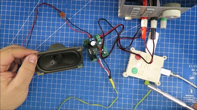 Простой усилитель на микросхеме TDA2006 из старого телевизора смотреть онлайн