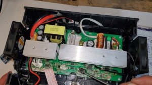 Ремонт зарядной станции  Bluetti EB70 716Wh/1000W своими руками.