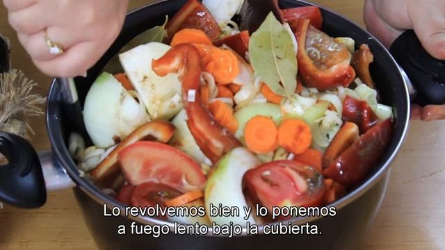 Курица с овощами в винном уксусе. Pollo al vinagre. смотреть онлайн