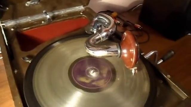 Кость (рёбра) на патефоне смотреть онлайн