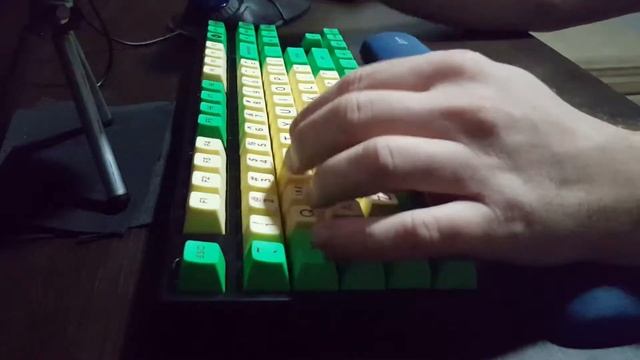 Mechanical keyboard powered by Python смотреть онлайн