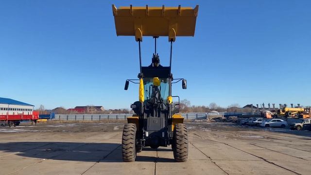 Пополнение нашего парка фронтальным погрузчиком XCMG LW330RU смотреть онлайн