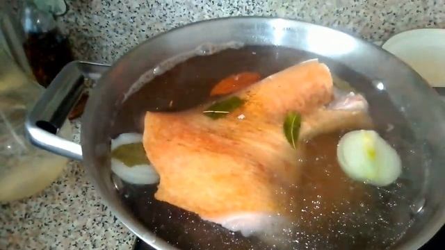 КОПЧЕНАЯ СВИНАЯ РУЛЬКА БЕЗ КОСТИ СВОИМИ РУКАМИ смотреть онлайн