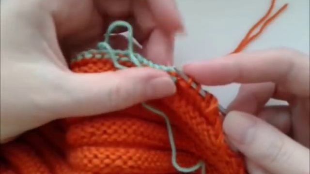 Шапка спицами по спирали смотреть онлайн