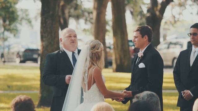 Bride's Emotional Reaction to Groom's Letter // Downtown Savannah Wedding // Lindsey + Vince смотреть онлайн