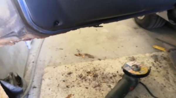 сгнили двери Daewoo Nexia ► сварка деу нексия ► рыжики на кузове авто ► как убрать ржавчину