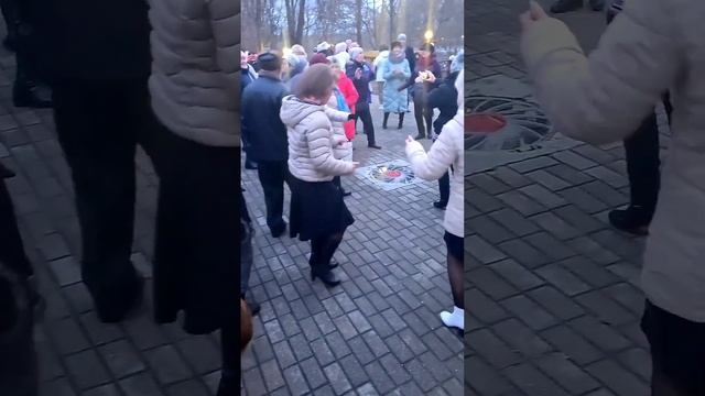 25.11.23г..."УЛЫБКА"... Саша Рычкова... звучит на танцполе в Гомельском парке... смотреть онлайн