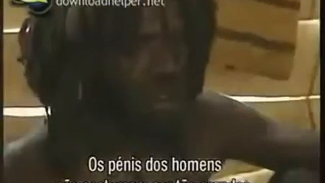 Koteka или Туземцы делают украшение на анус