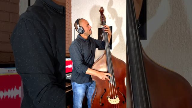 UPRIGHT BASS RIFF #7 смотреть онлайн
