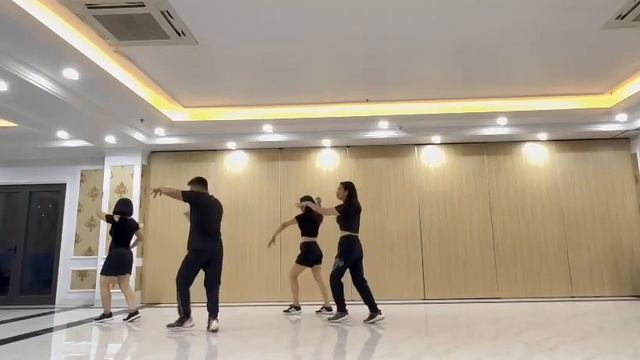 BACHATA Kay One. line dance смотреть онлайн