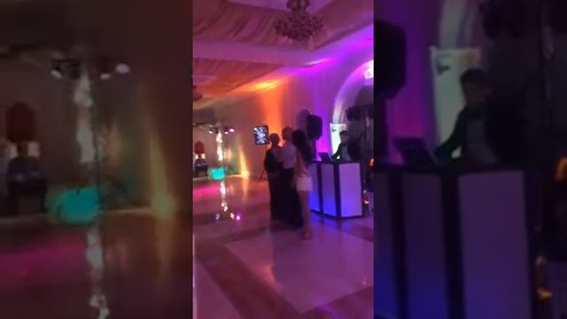 Buta Palace Ресторан Шоу Дуэт Jeep-si смотреть онлайн