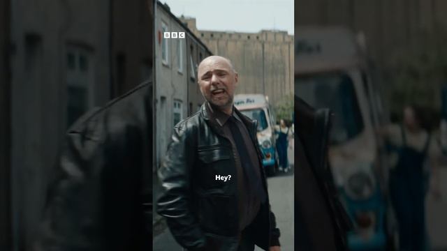 Karl Pilkington as a debt collector in Rain Dogs смотреть онлайн
