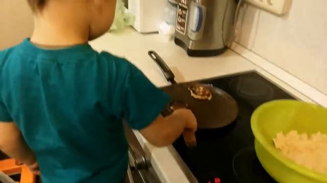 Мистер Глеб. Готовим сырники. смотреть онлайн