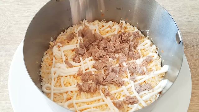 Шикарный Слоеный Салат. Рецепт Вкусного Слоеного Салата с Говядиной смотреть онлайн