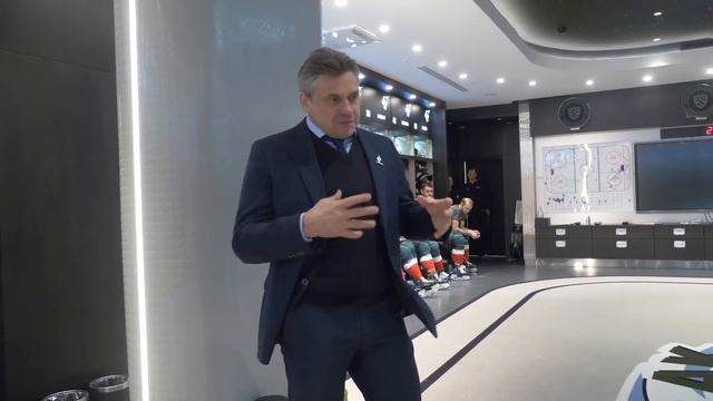 «Нужно всегда играть до конца» | Раздевалка после матча с «Металлургом» смотреть онлайн