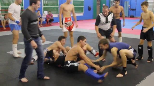 БК "СТАЛЬ"г. Калининград тренировочный процесс игра в регби с борьбой смотреть онлайн