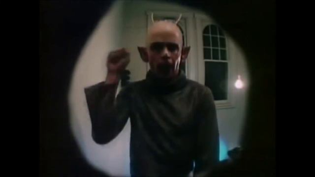 Men At Work - Who Can It Be Now? (covered by Asif Hasan Tomu) смотреть онлайн