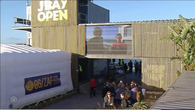 Mick Fanning narrowly escapes shark attack - WSL Jeffreys Bay Open - Day 12 - South Africa смотреть онлайн