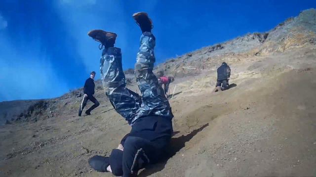 Снега нет? Не беда. С горки радостно всегда :). AWESOME Video смотреть онлайн