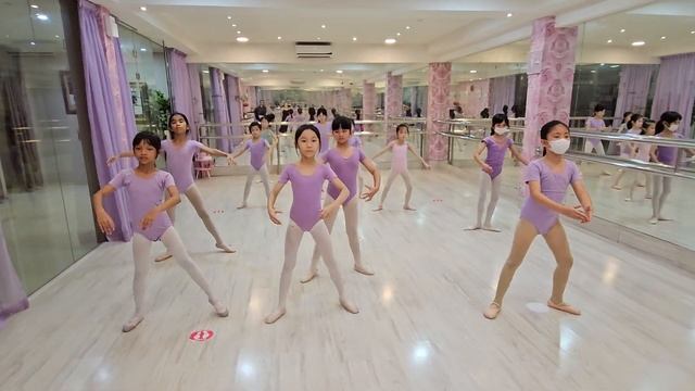 RAD Ballet Grade. 2 смотреть онлайн