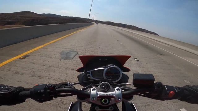 Lane splitting is INSANE ? | 6 lessons learned as a lane splitting NEWBIE смотреть онлайн