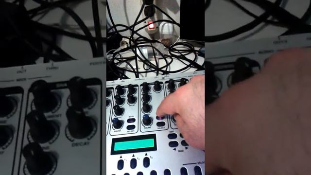 Quasimidi Rave O lution 309 смотреть онлайн