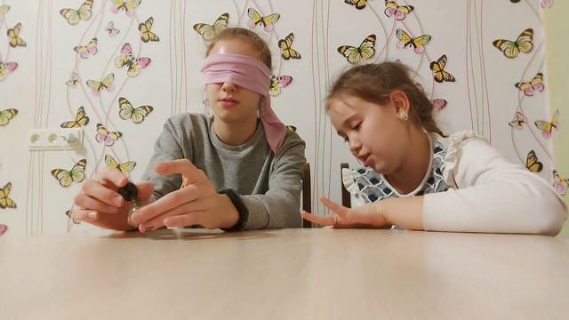 МАНИКЮР ВСЛЕПУЮ 😰 / ВСЁ В ЛАКЕ 😱 #ирахолмогорова #челлендж смотреть онлайн