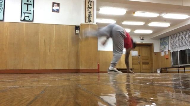 ОТЖИМАНИЯ НА ЛОКТЯХ. ТЫ СМОЖЕШЬ??? freestyle. goemetrea. break dance. смотреть онлайн