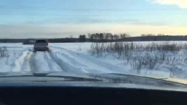 Съезд в поле на пузотёрке смотреть онлайн