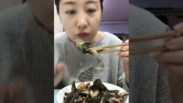 Как Китайцы едят лягушку смотреть онлайн