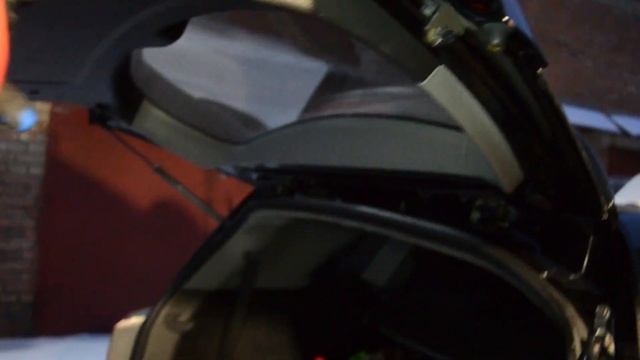 Замена амортизаторов крышки багажника на Киа Соренто (Kia Sorento) II. смотреть онлайн