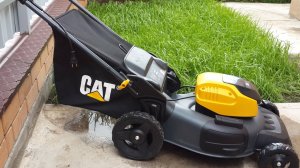 Электрическая газонокосилка CAT DG173.
