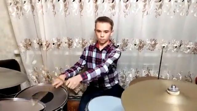 Играет Крамаренко Матвей.Соло для ударной установки №3. Том Хэнс смотреть онлайн