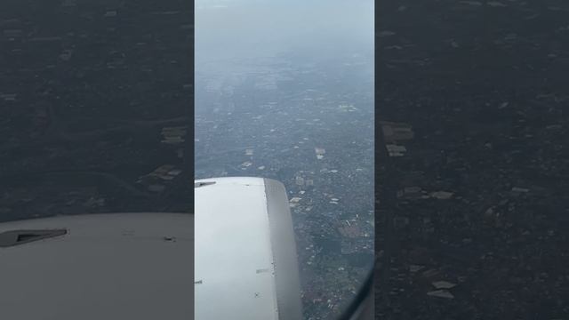Flying Over Manila And Landing At Manila International Airport смотреть онлайн