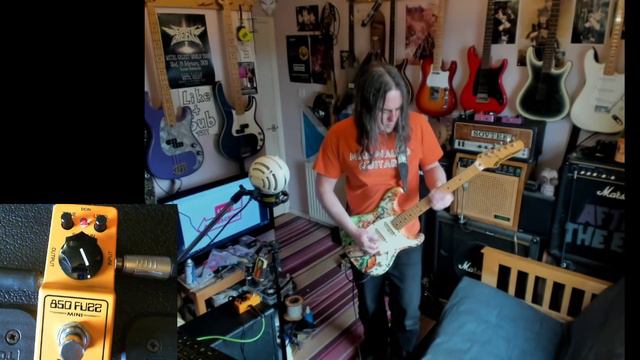 Ibanez 850 FUZZ mini смотреть онлайн