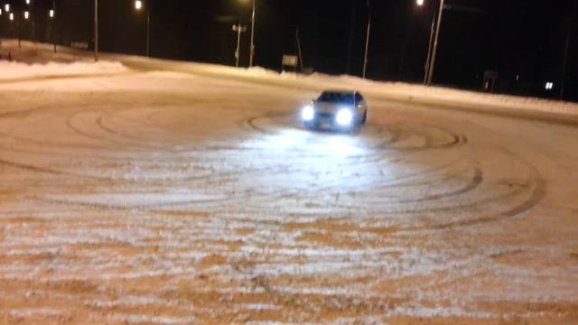 Mercedes C200 AMG sliding on the snow round 2 смотреть онлайн