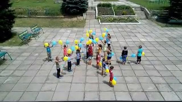 танец с шарами смотреть онлайн