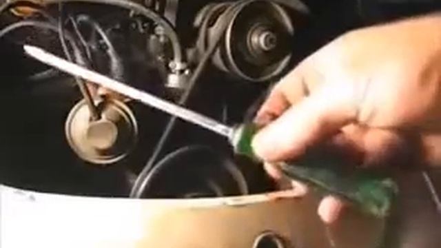 В моторе на ходу поменял ремень смотреть онлайн