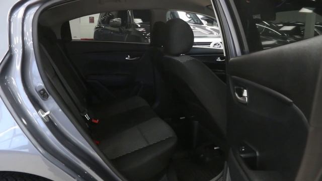 KIA RIO (СЕРЫЙ) смотреть онлайн