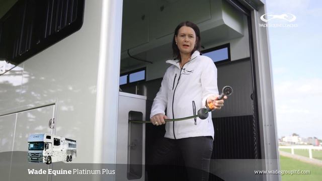 Wade Equine Coaches Platinum Series Plus смотреть онлайн