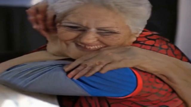 [AI] grandma hugging spiderman смотреть онлайн