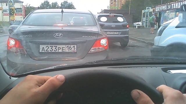 Оказывается я ее подрезал, когда ехал впереди смотреть онлайн