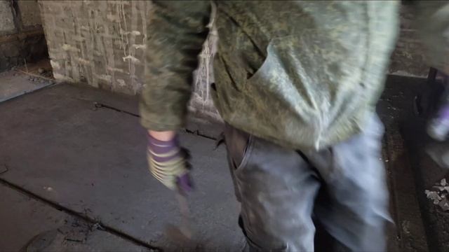 бетонный пол для свиней подстыл, снимаю маяки.