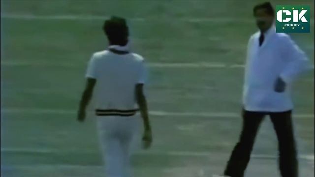 Wasim Akram Brutal Bouncers & Toe Crushers | Nightmare to Batsmen смотреть онлайн