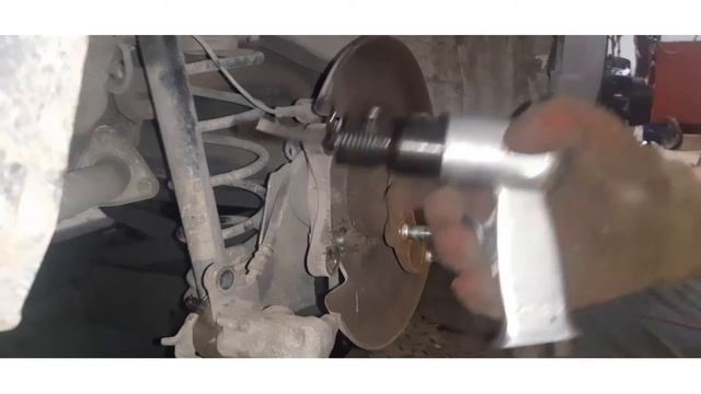 Регулировка задней балки Honda Civic 5D.