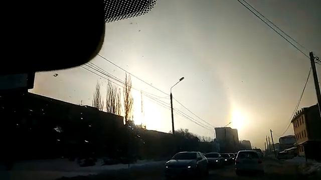 Гало-эффект + радуга на горизонте, г. Омск декабрь 2018 год ореол, сияние смотреть онлайн