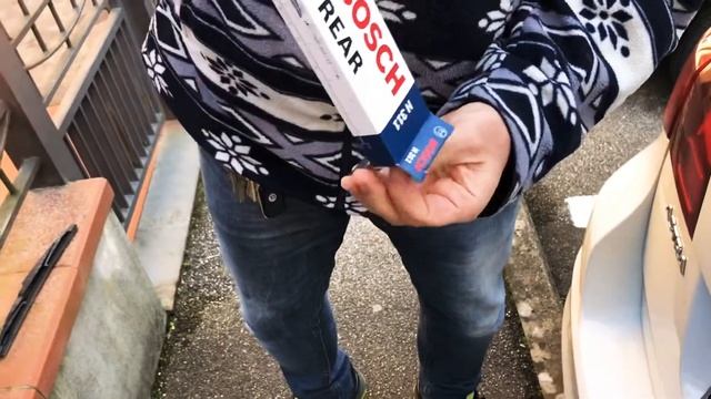 Sostituire il tergicristallo posteriore di una Opel Astra J in meno di un minuto. смотреть онлайн