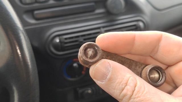 Шевроле нива, замена тяги и втулки рычага раздаточной коробки. смотреть онлайн